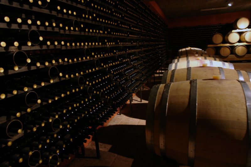 wine-cellar-2430651_1920